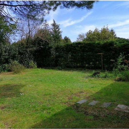 Emplacement De Toile De Tente Dans Jardin Cugand Exterior photo